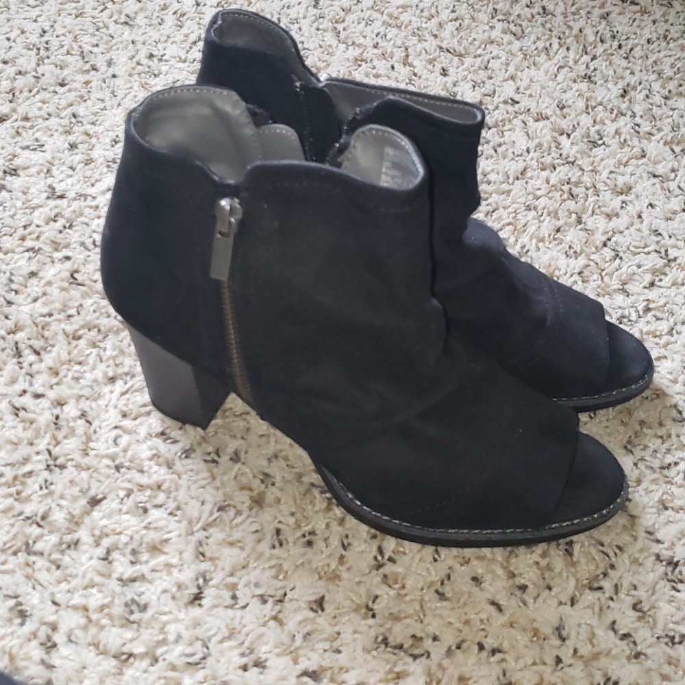 White Mountain Peep Toe Booties Size 9